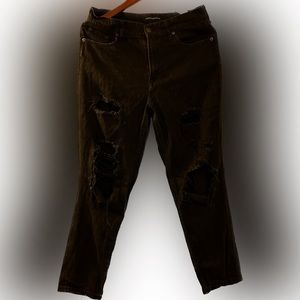 Women’s Aeropastale distressed mom jeans size 8, black